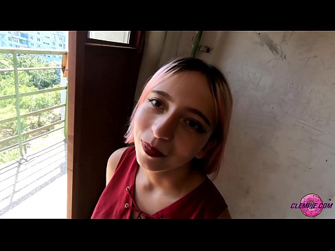 ❤️ Ikasle sentsuak arrotz bat zurrupatzen du kanpoaldean - Cum On His Face ❌ Pornografia besterik ez pornoan eu.javarchive.top